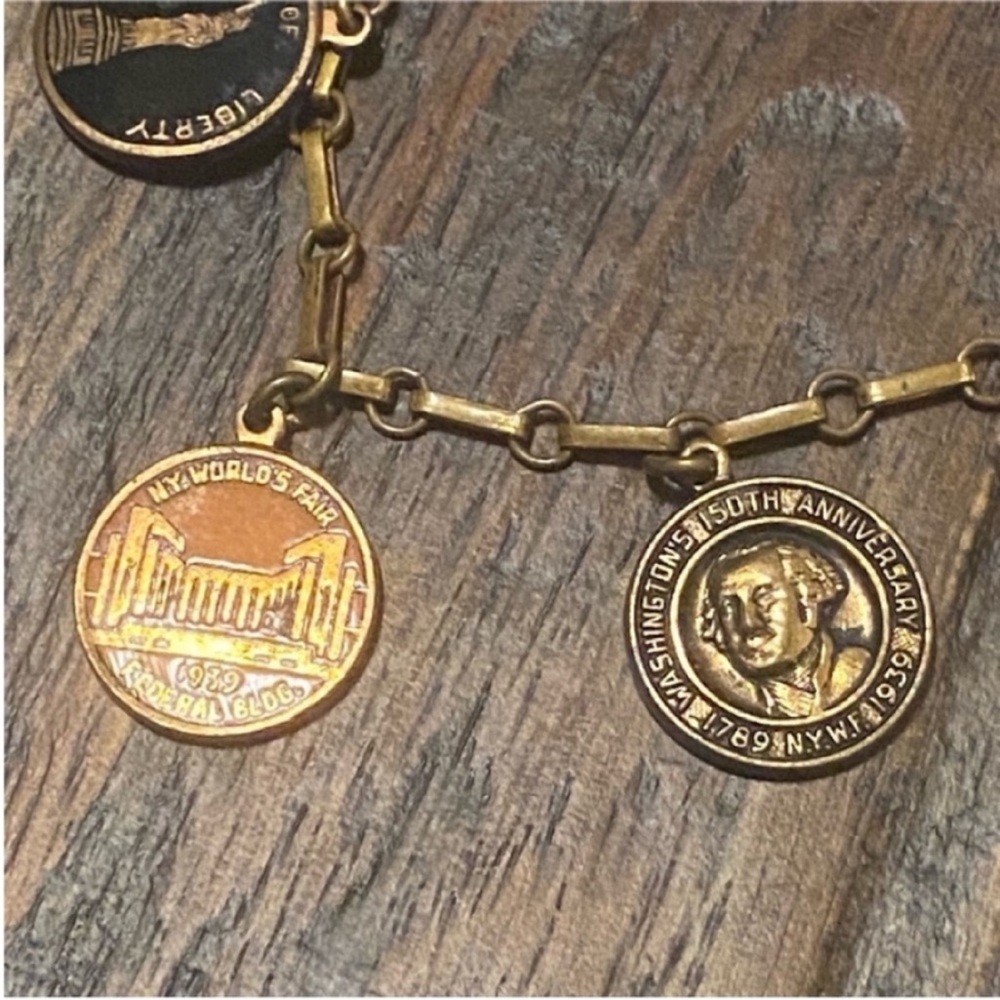 1939 worlds fair bracelet - Picture 4 of 8